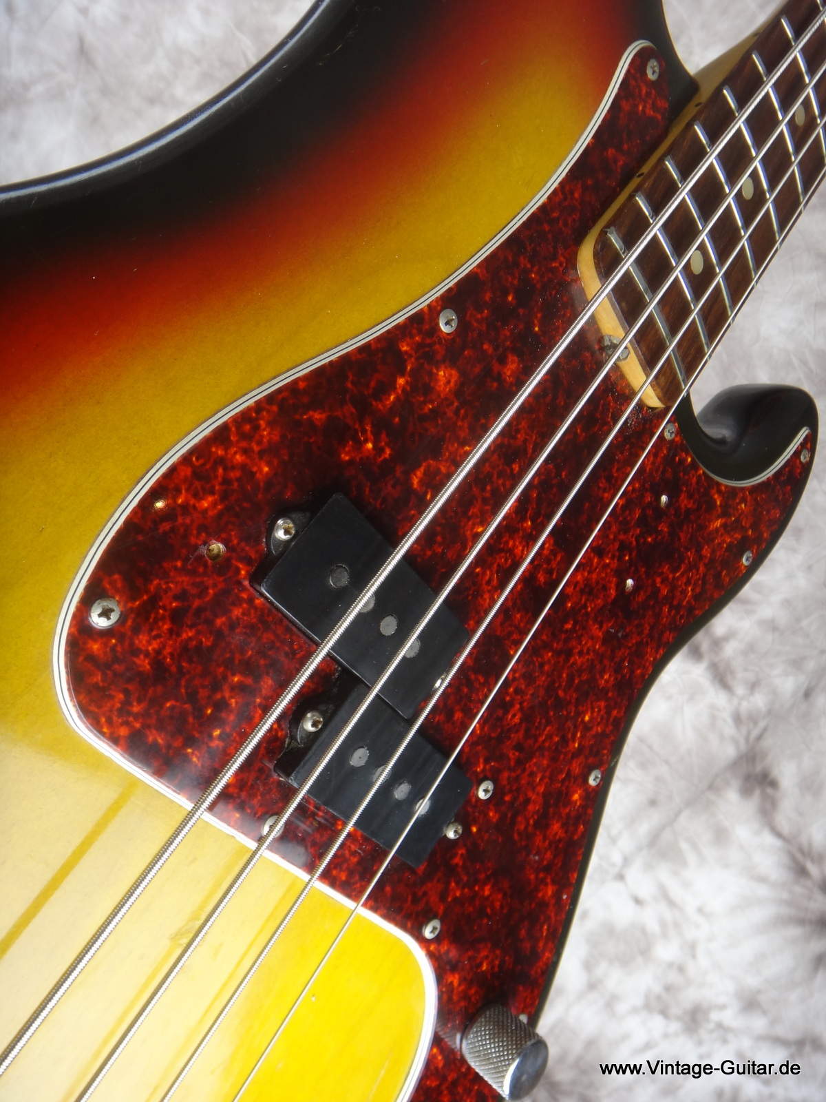 Fender_Precision_Bass_1972_sunburst-014.JPG