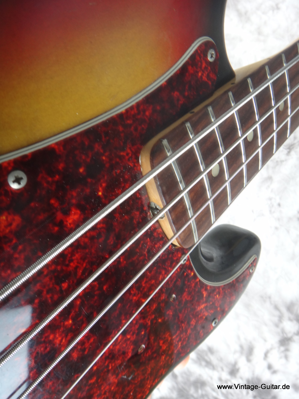 Fender_Precision_Bass_1972_sunburst-016.JPG