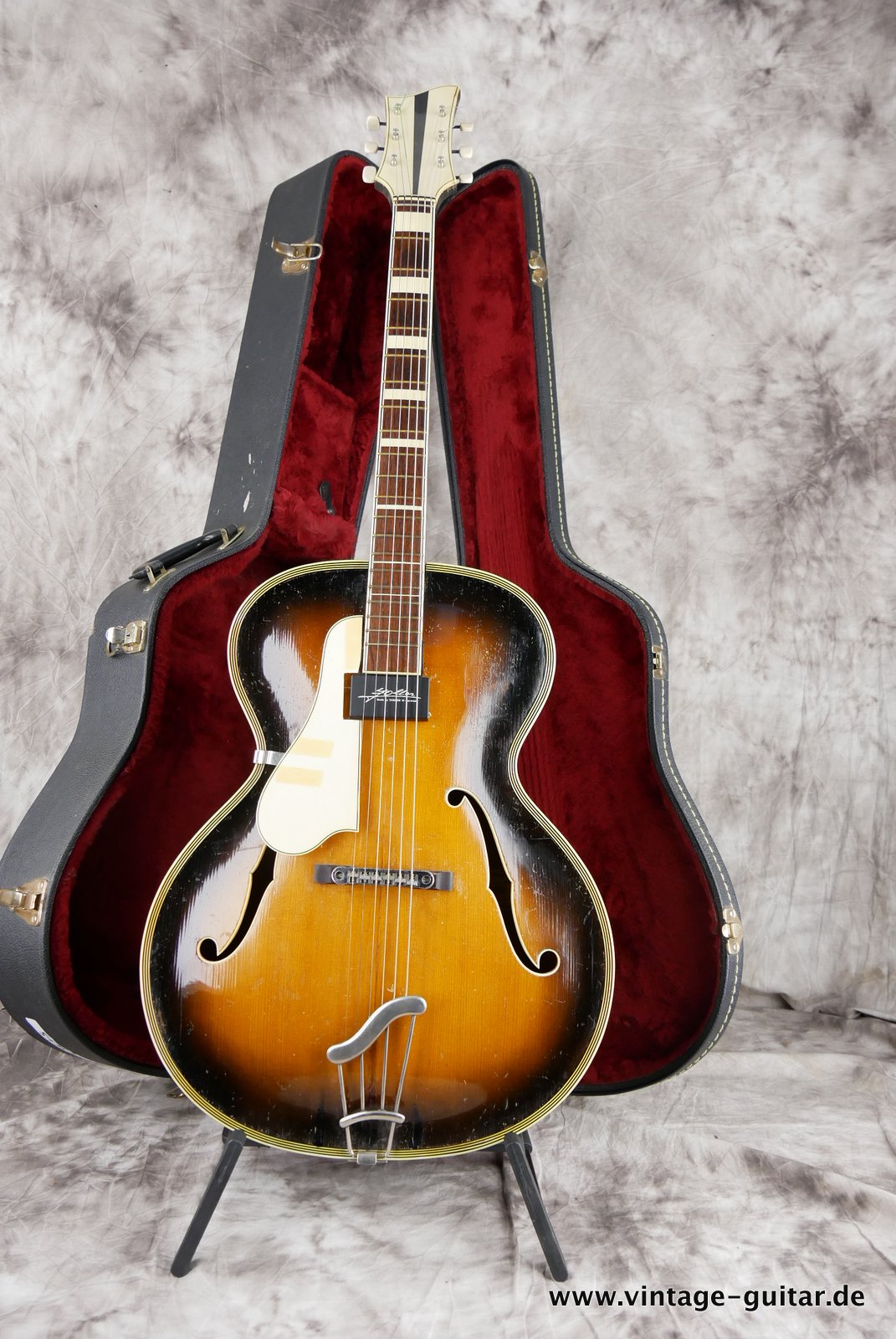 Migma-Kurt-Seifert-Archtop-1952-001.JPG