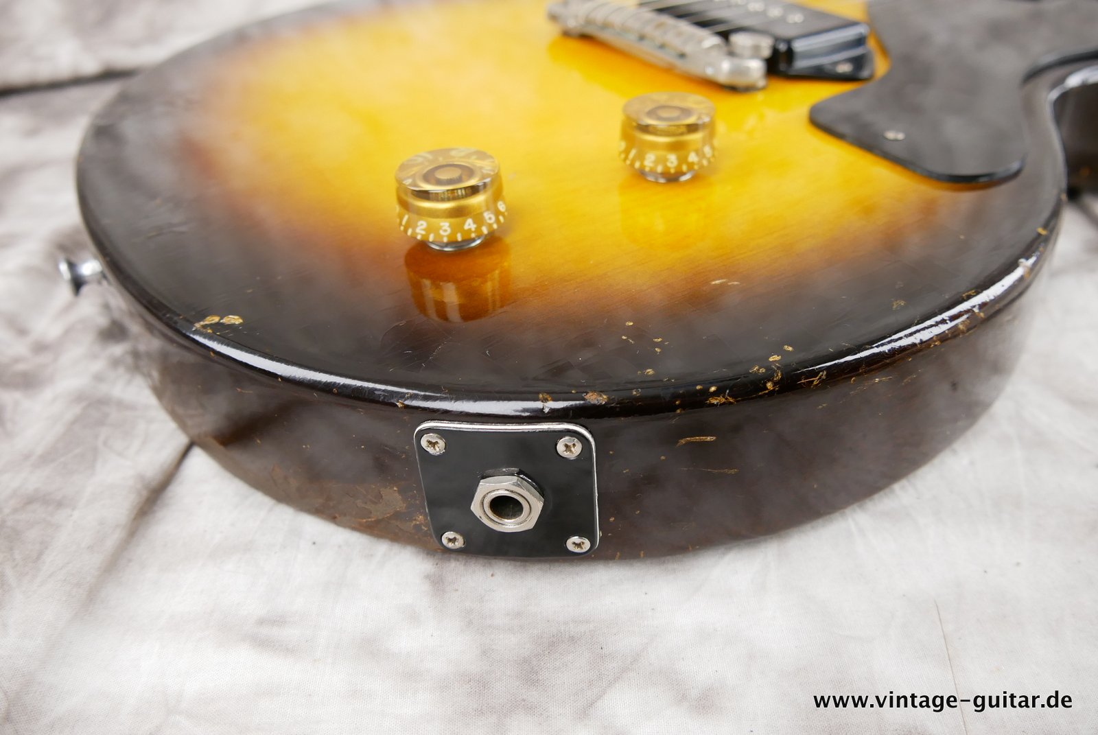 Gibson-Les-Paul-Junior-1955-sunburst-016.JPG