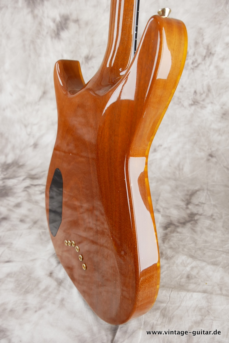 img/vintage/4518/GMP_Pre_Elite_amber_quilted_maple_top_1990-008.JPG