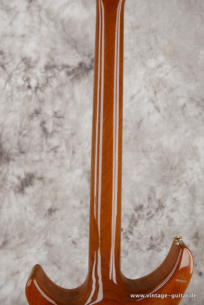 img/vintage/4518/GMP_Pre_Elite_amber_quilted_maple_top_1990-012.JPG