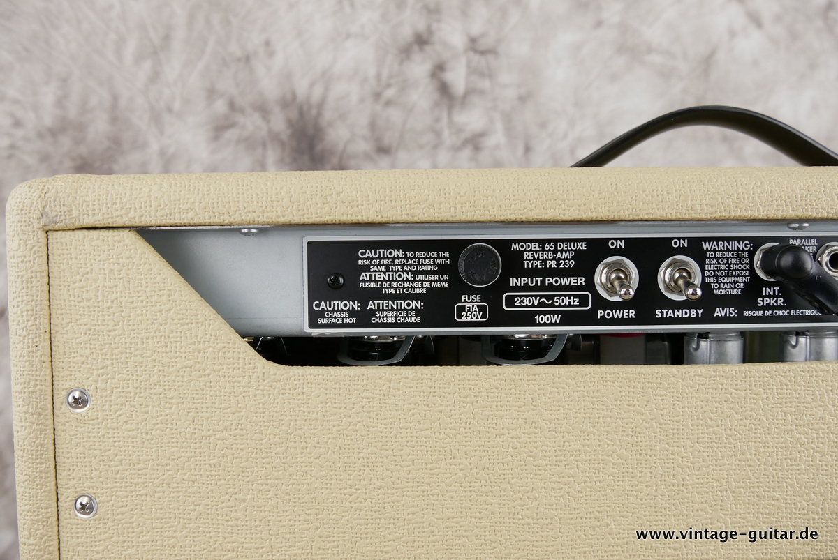 img/vintage/4519/Fender_Deluxe_Reverb_limited_edition_blonde_1994-007.JPG