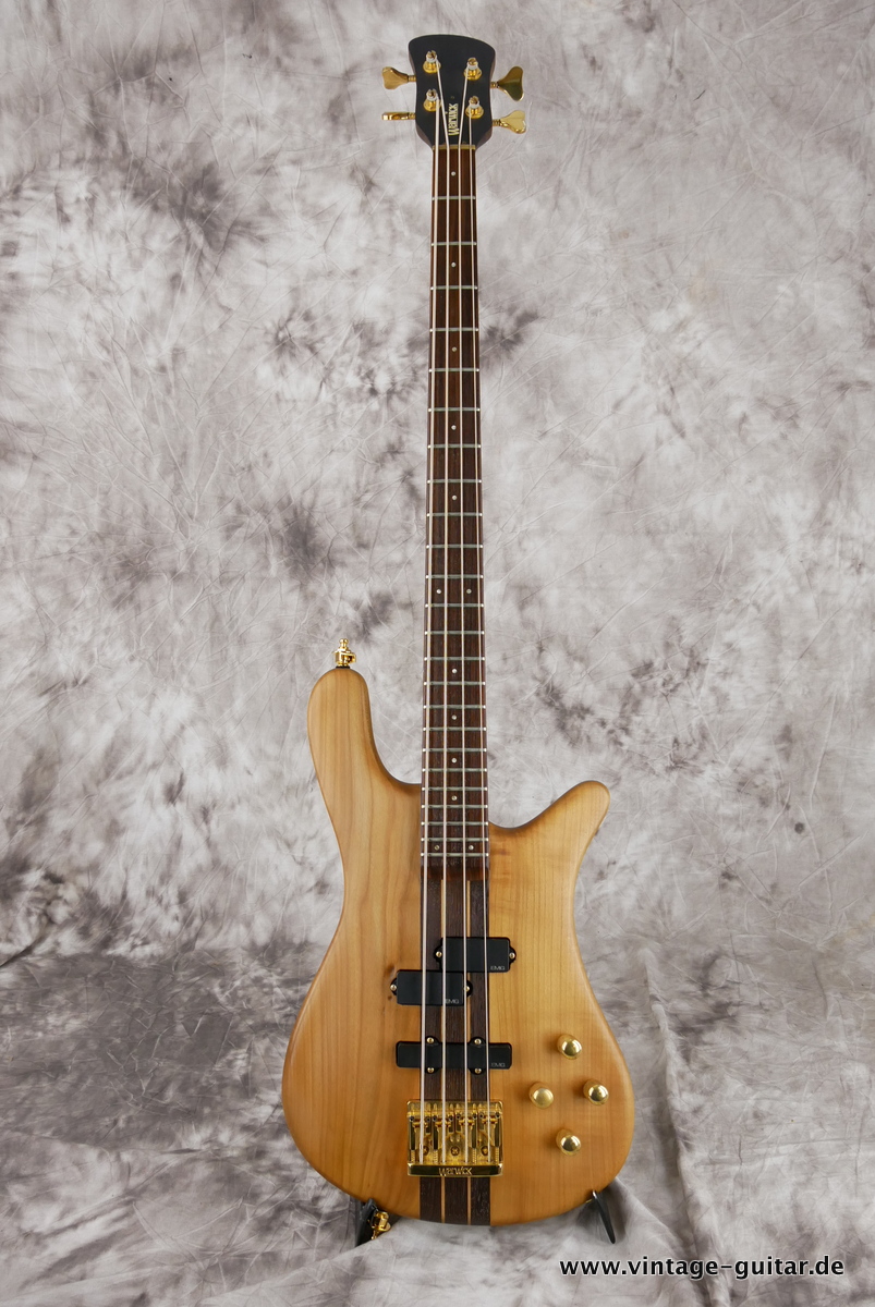 Warwick_Streamer_first_series_natural_1984-001.JPG