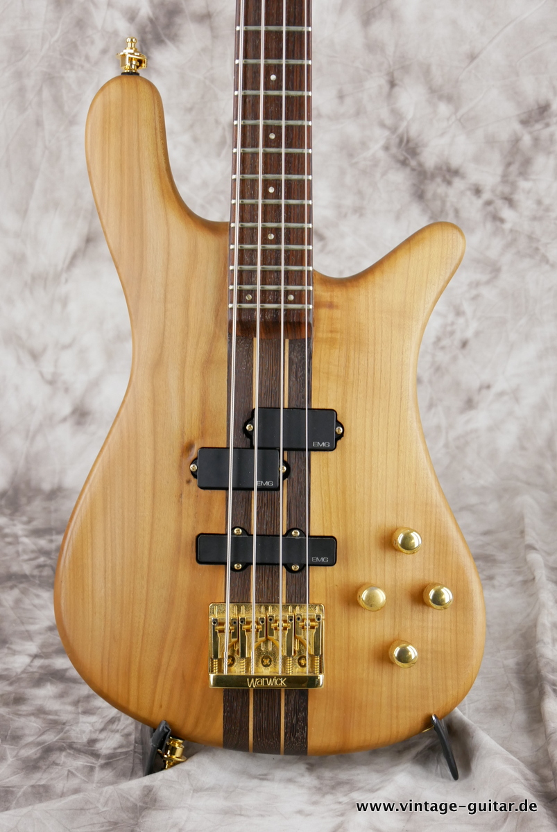 Warwick_Streamer_first_series_natural_1984-003.JPG