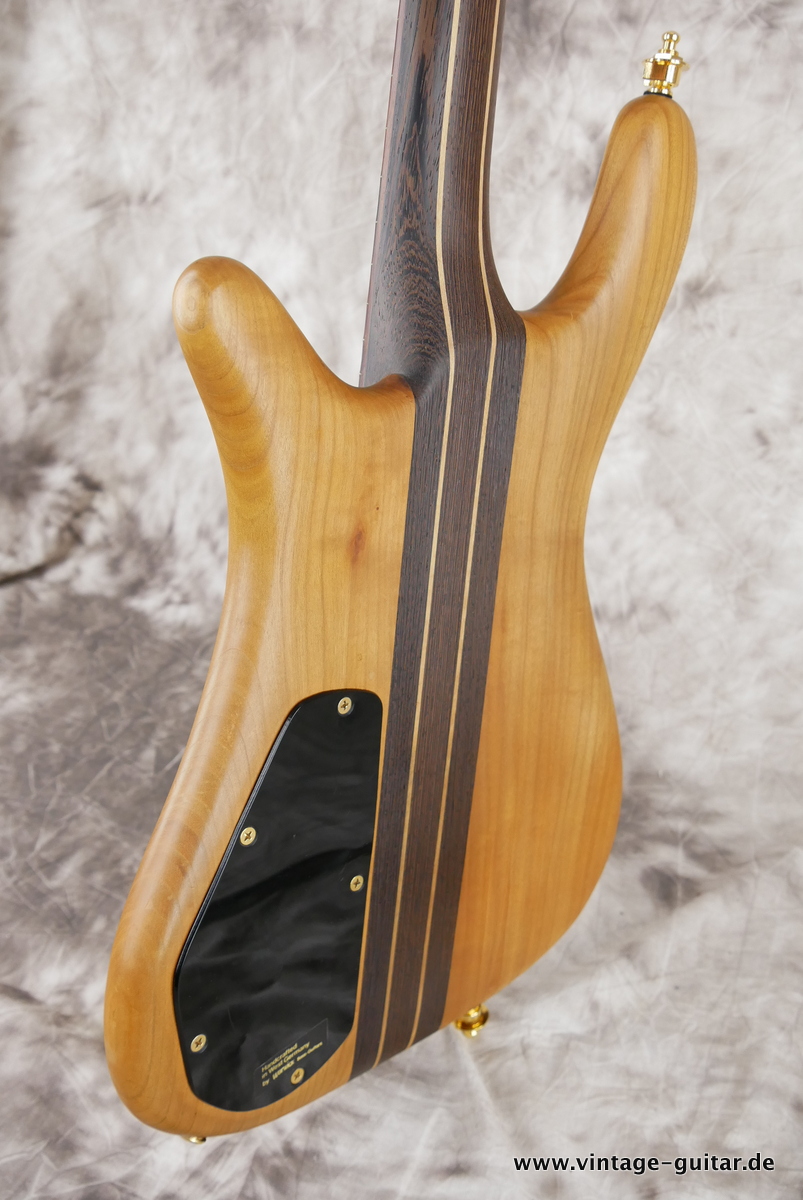 Warwick_Streamer_first_series_natural_1984-007.JPG