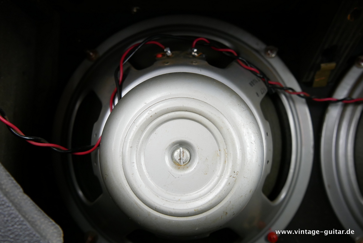 img/vintage/4523/Vox_AC_30_Top_Boost_black_1970-008.JPG