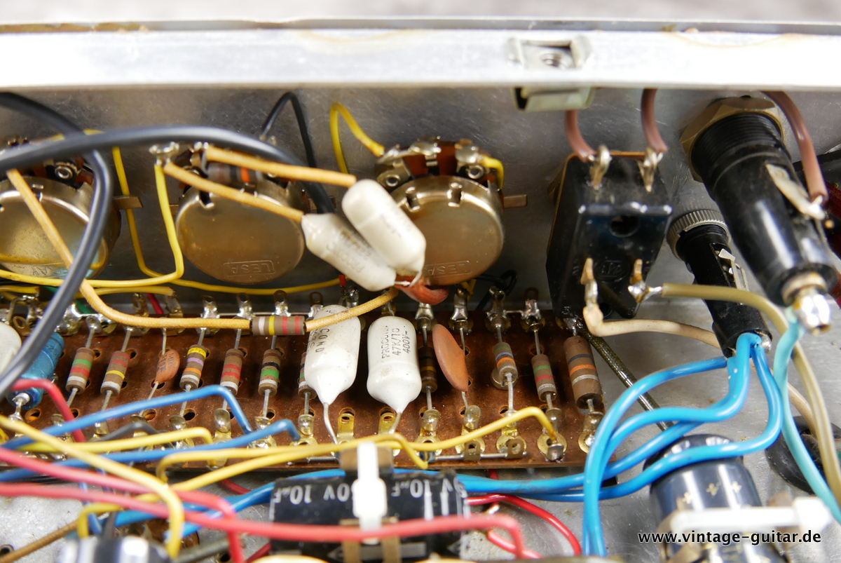 Vox_AC_30_Top_Boost_black_1970-019.JPG