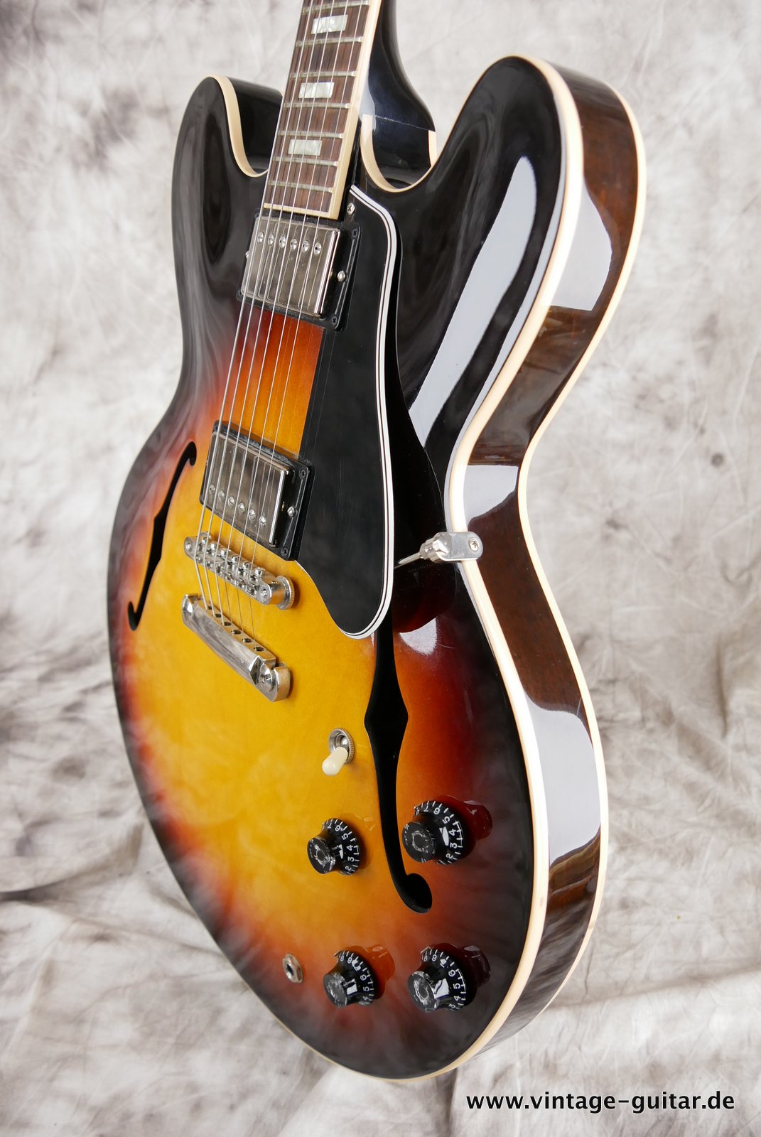 Gibson-ES-335-TD-Memphis-block-inlays-006.JPG