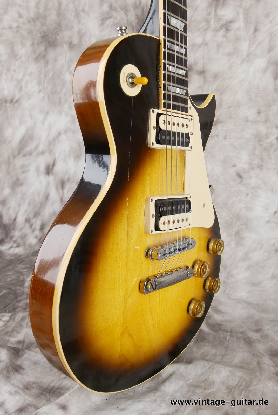 Gibson-Les-Paul-Standard-1981-tobacco-sunburst-004.JPG
