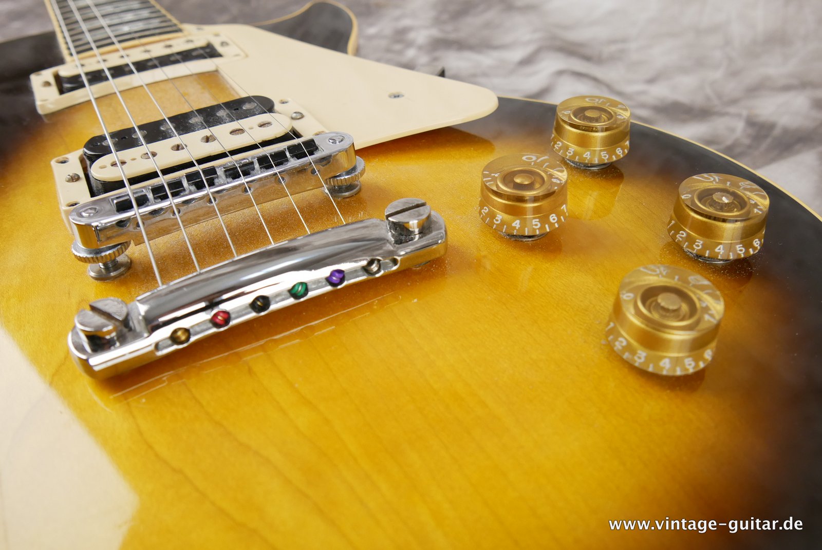 Gibson-Les-Paul-Standard-1981-tobacco-sunburst-013.JPG