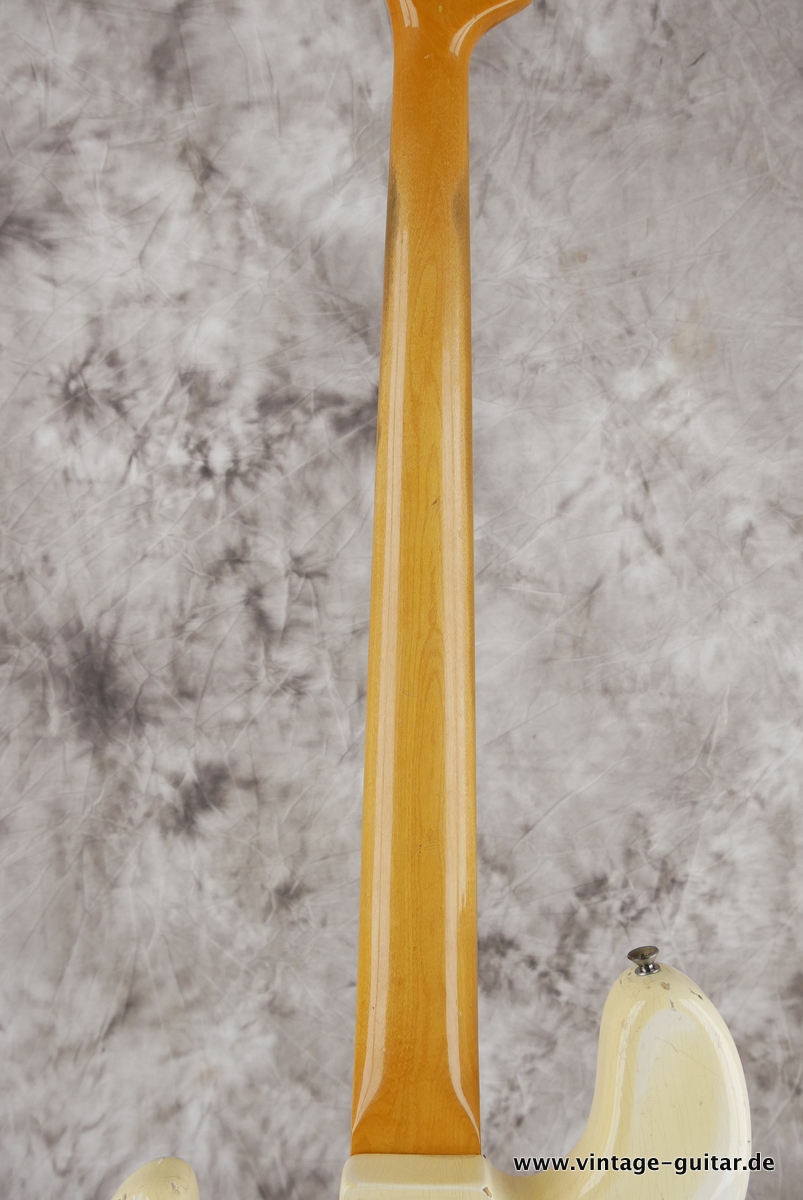 img/vintage/4537/Fender_Jazz_Bass_matching_headstock_dots_olympic_white_1966-012.JPG