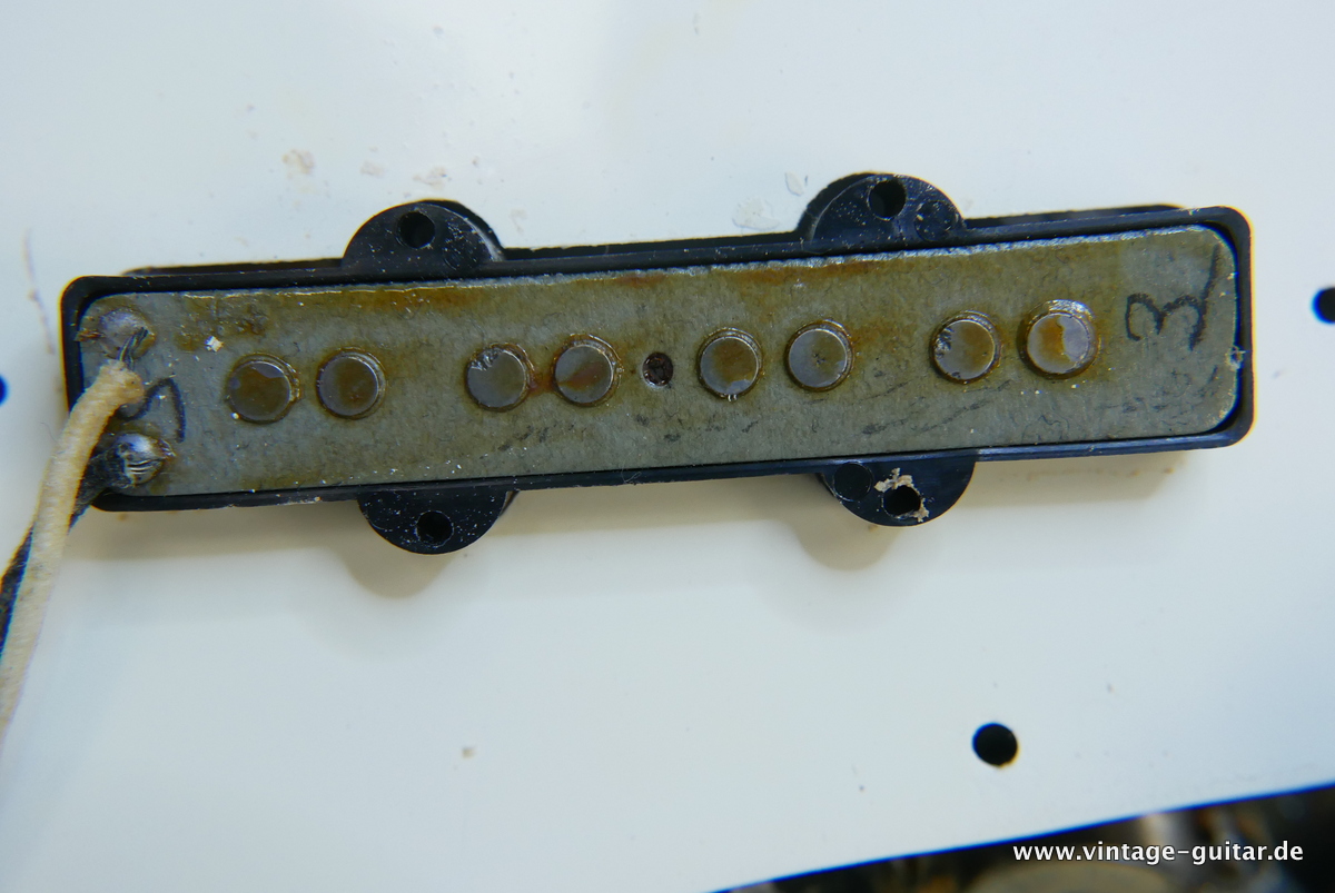 Fender_Jazz_Bass_matching_headstock_dots_olympic_white_1966-022.JPG