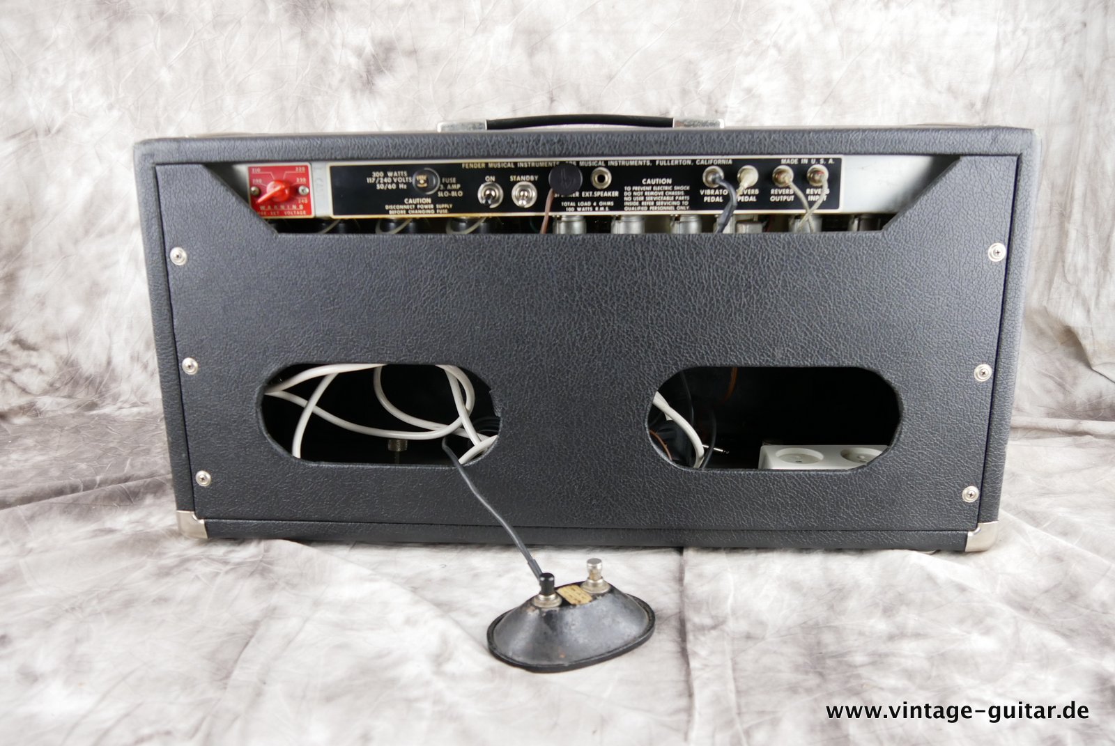 Fender-Showman-top-and-cabinet-1973-005.JPG