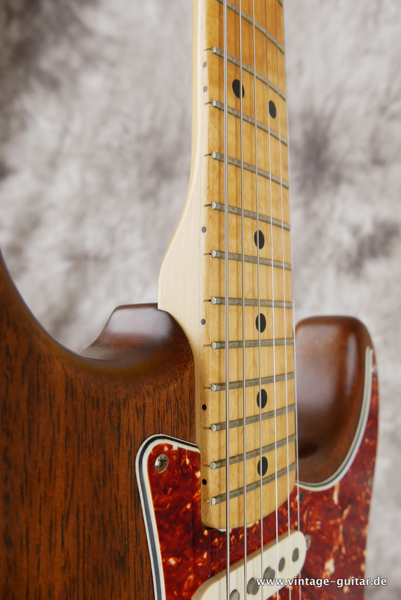 Cimar_Stratocaster_natural_1980-013.JPG