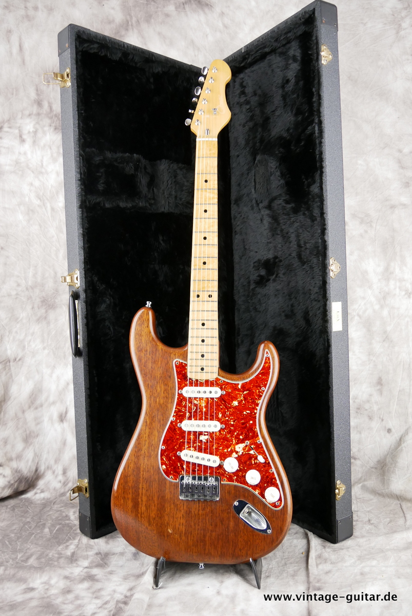 Cimar_Stratocaster_natural_1980-015.JPG