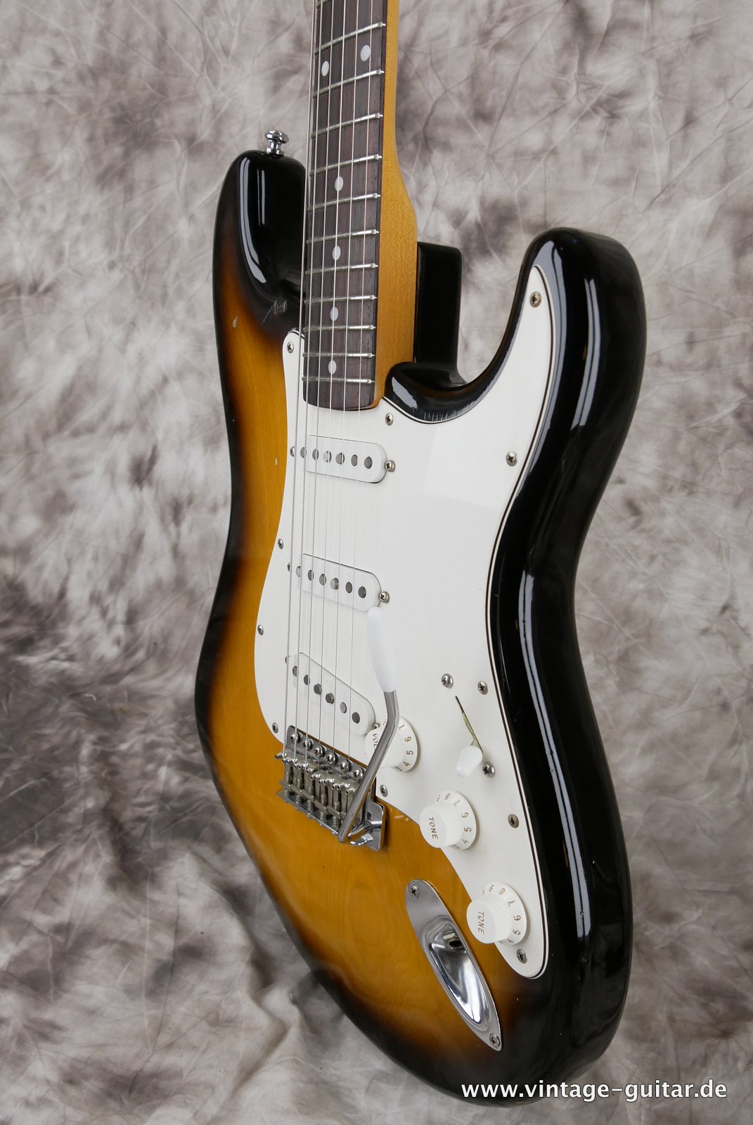 Tokai-Strat-Springy-Sound-ST-60-1982-006.JPG