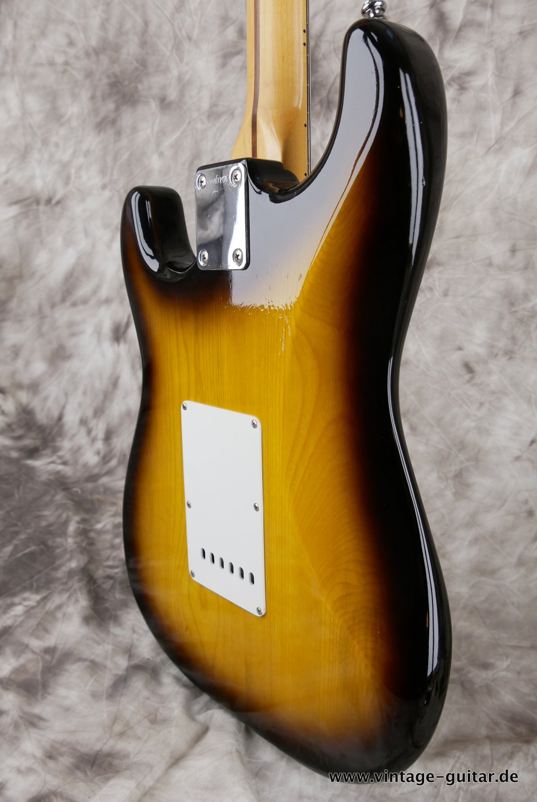 Tokai-Strat-Springy-Sound-ST-60-1982-007.JPG