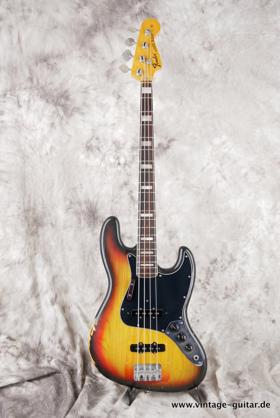 img/vintage/4589/Fender-Jazz-Bass-1976-sunburst-001.JPG