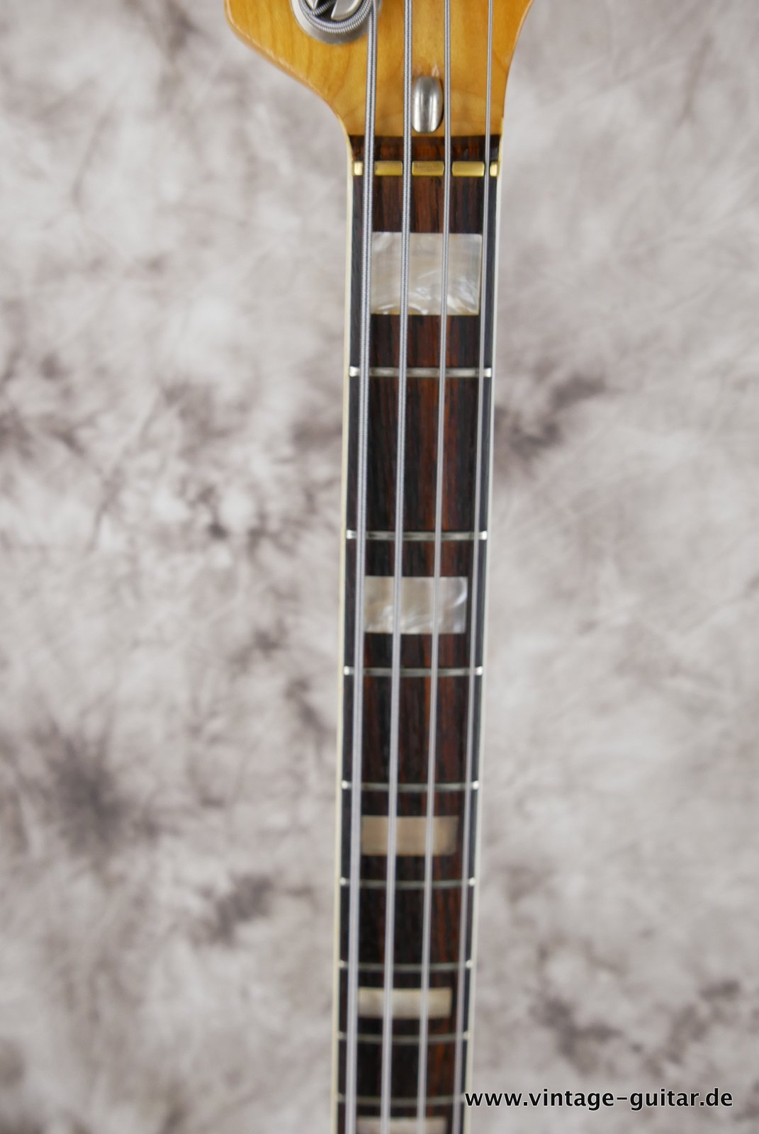 img/vintage/4589/Fender-Jazz-Bass-1976-sunburst-007.JPG