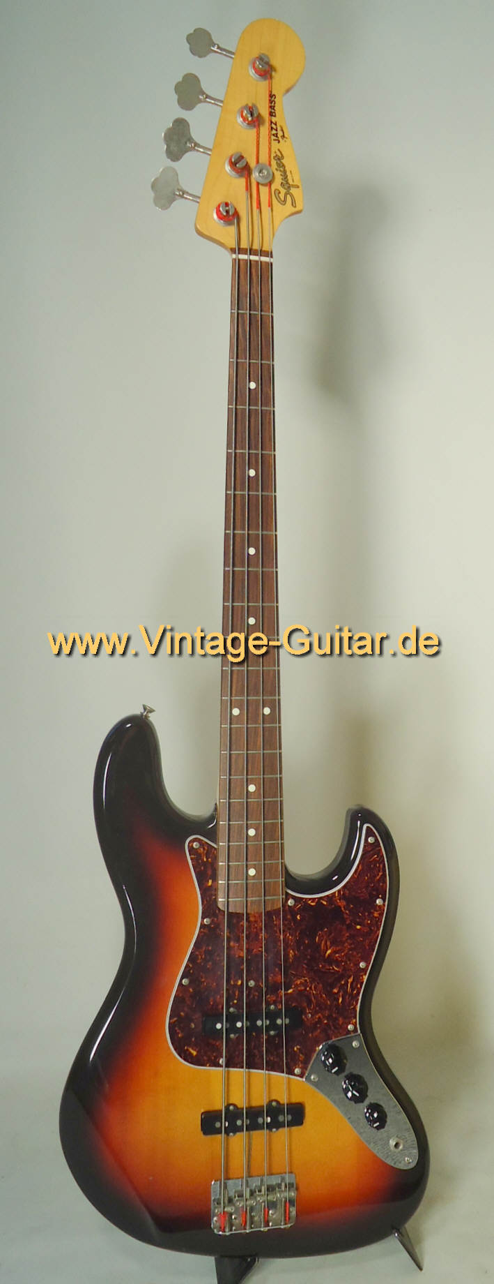 Fender-Squier-Jazzbass-JV-a.jpg