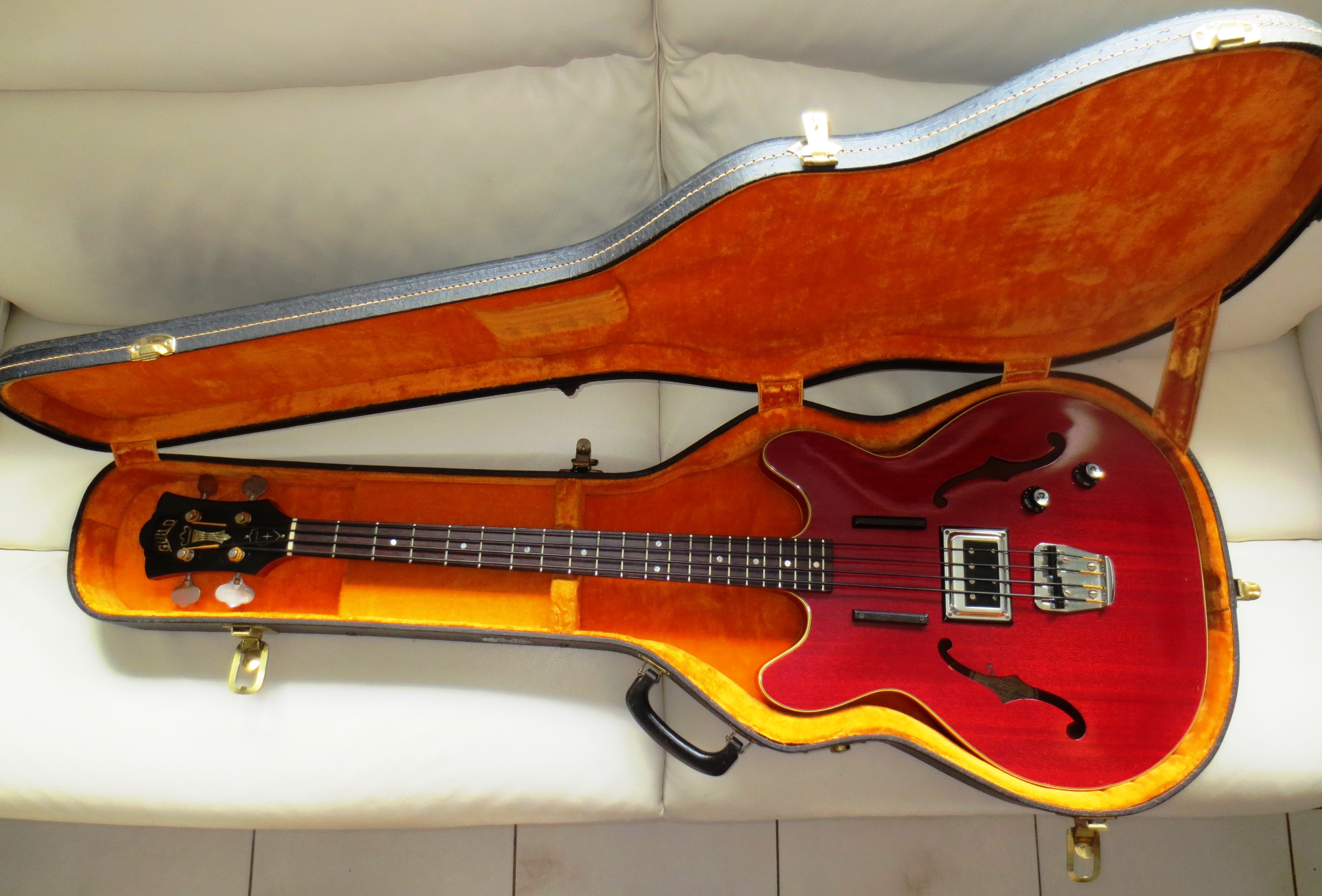 img/vintage/4590/Guild-Starfire-Bass-1965-002.JPG