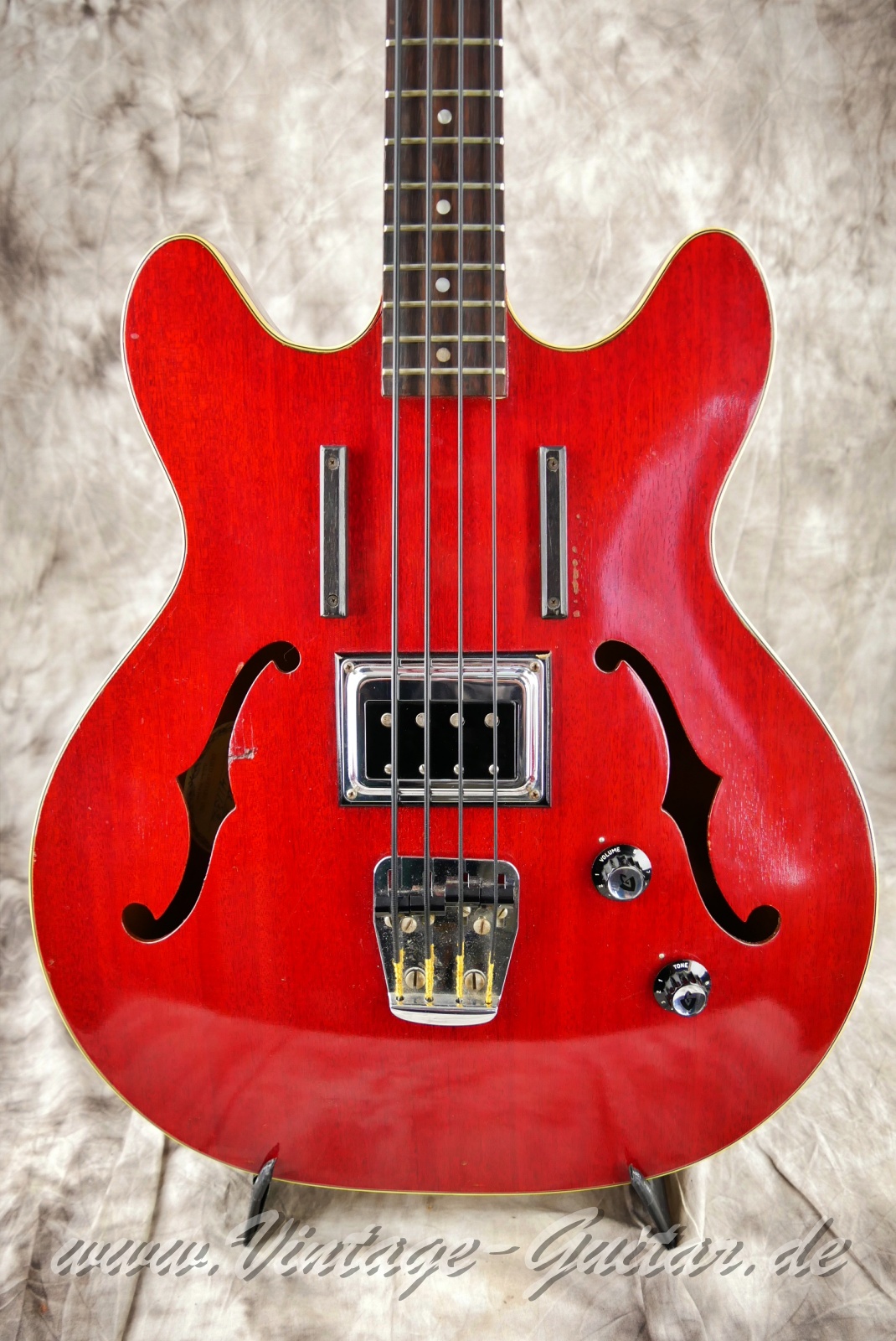img/vintage/4590/Guild_starfire_bass_1965_cherry_usa-007.JPG