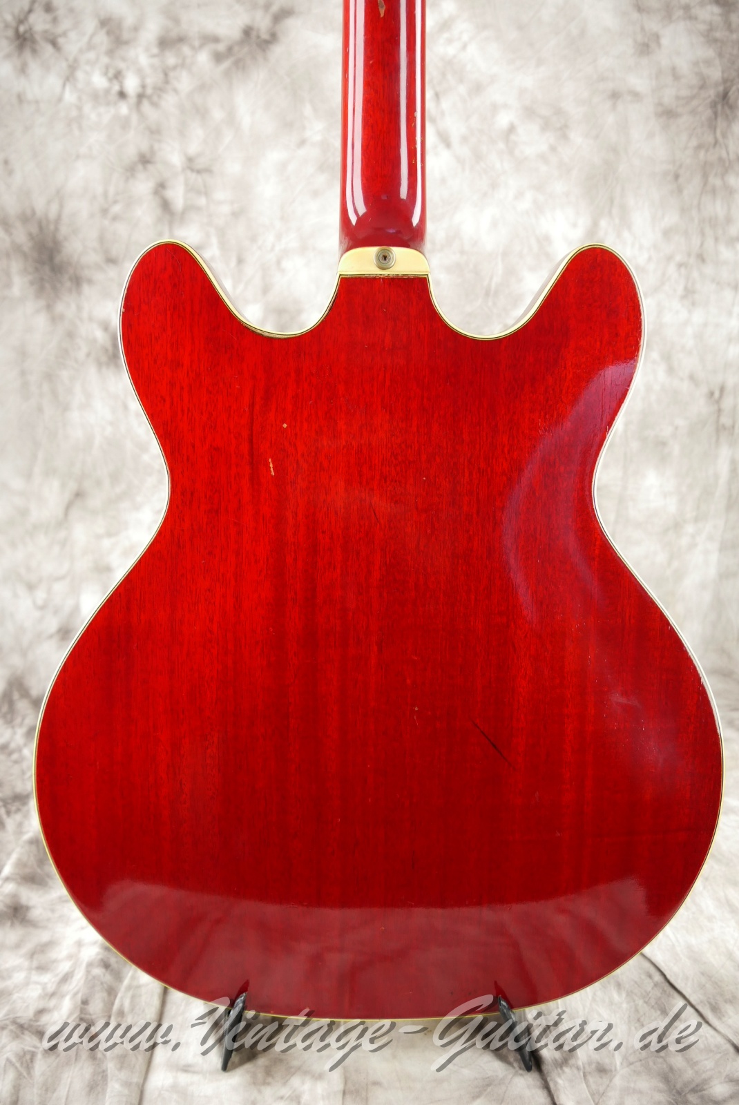 img/vintage/4590/Guild_starfire_bass_1965_cherry_usa-008.JPG
