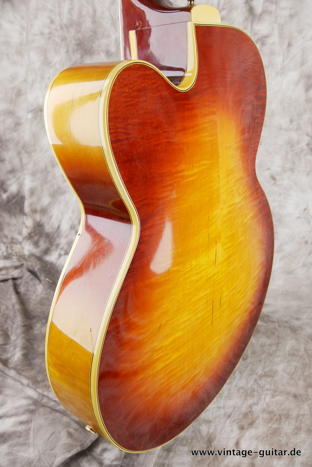 img/vintage/4596/Gibson_L_5_CES_Custom_sunburst_1969-007.JPG