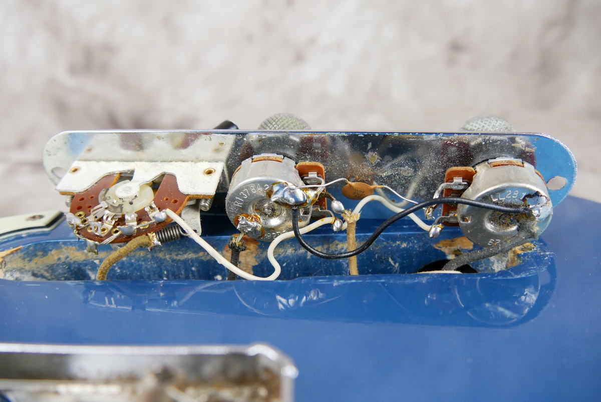img/vintage/4599/Fender_Esquire_ice_blue_refinish_EX_Pete_Anderson_1959-014.JPG