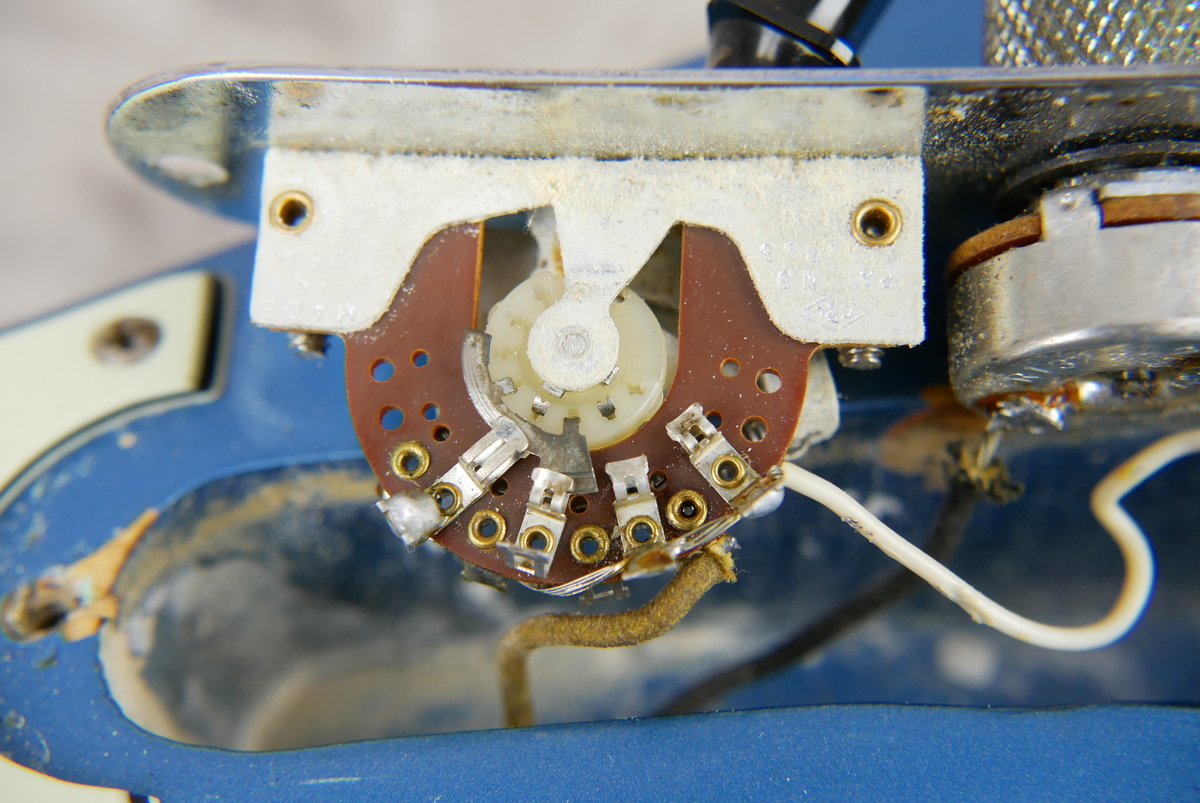 img/vintage/4599/Fender_Esquire_ice_blue_refinish_EX_Pete_Anderson_1959-015.JPG