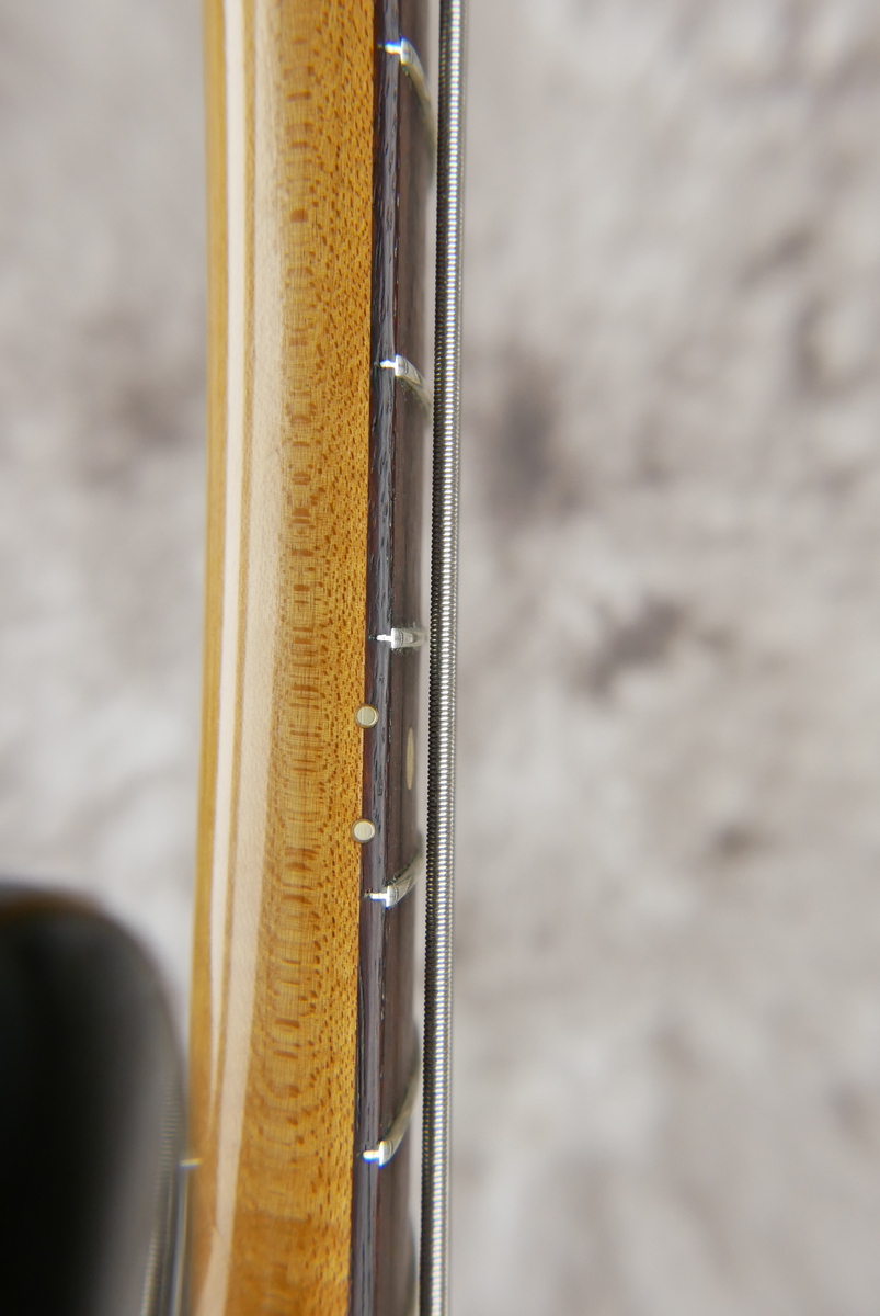 Fender_Precision_Bass_USA_sunburst_1966-015.JPG