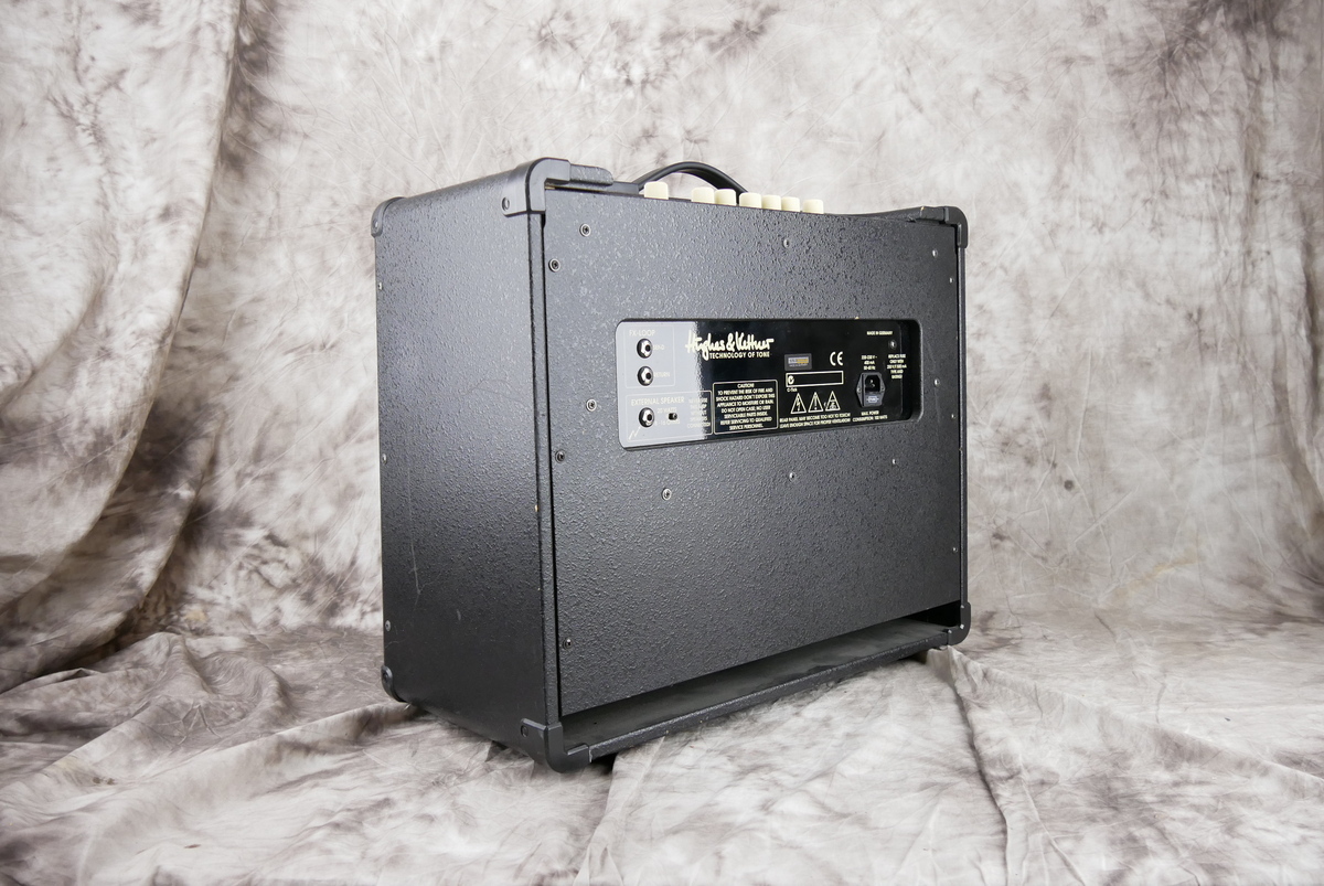 img/vintage/4603/Hughes_and_Kettner_Tube_edition_20th_anniversary_2005-006.JPG