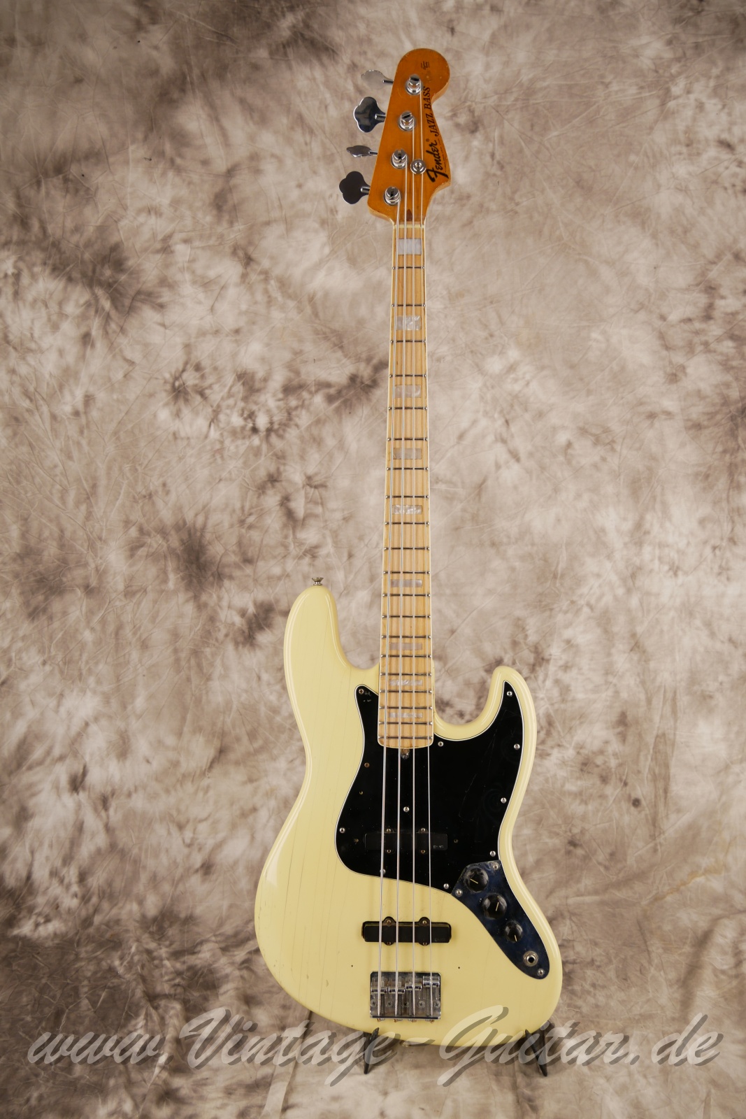 Fender-Jazz-Bass-1974-olympic-white001.JPG