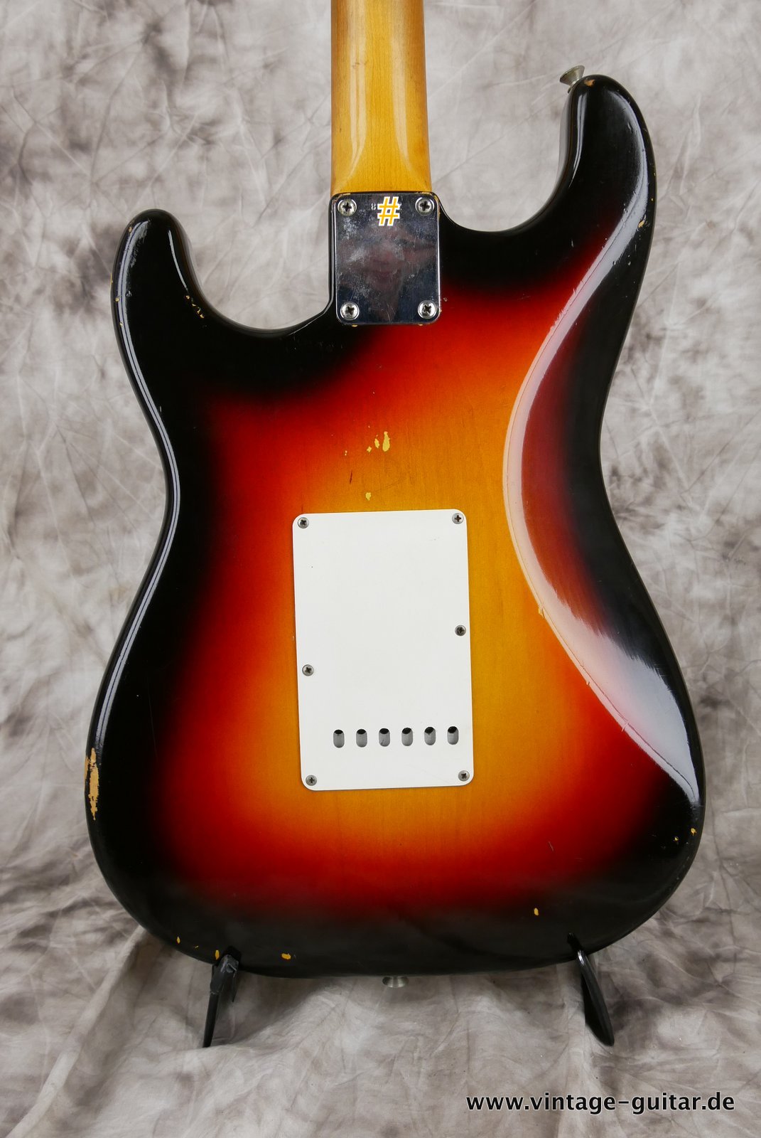 img/vintage/4611/Fender-Stratocaster-1963-sunburst-004.JPG