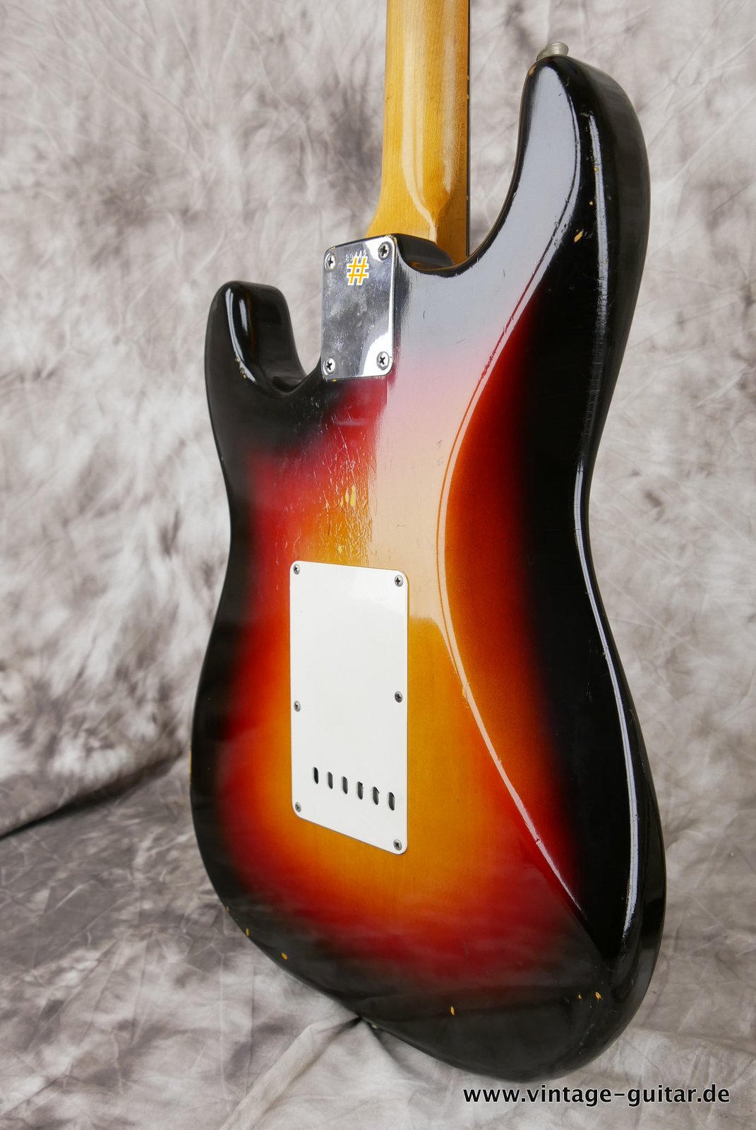 img/vintage/4611/Fender-Stratocaster-1963-sunburst-008.JPG