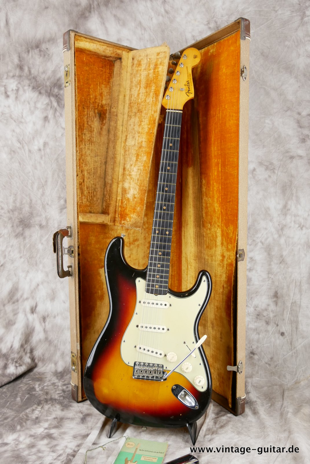 img/vintage/4611/Fender-Stratocaster-1963-sunburst-015.JPG