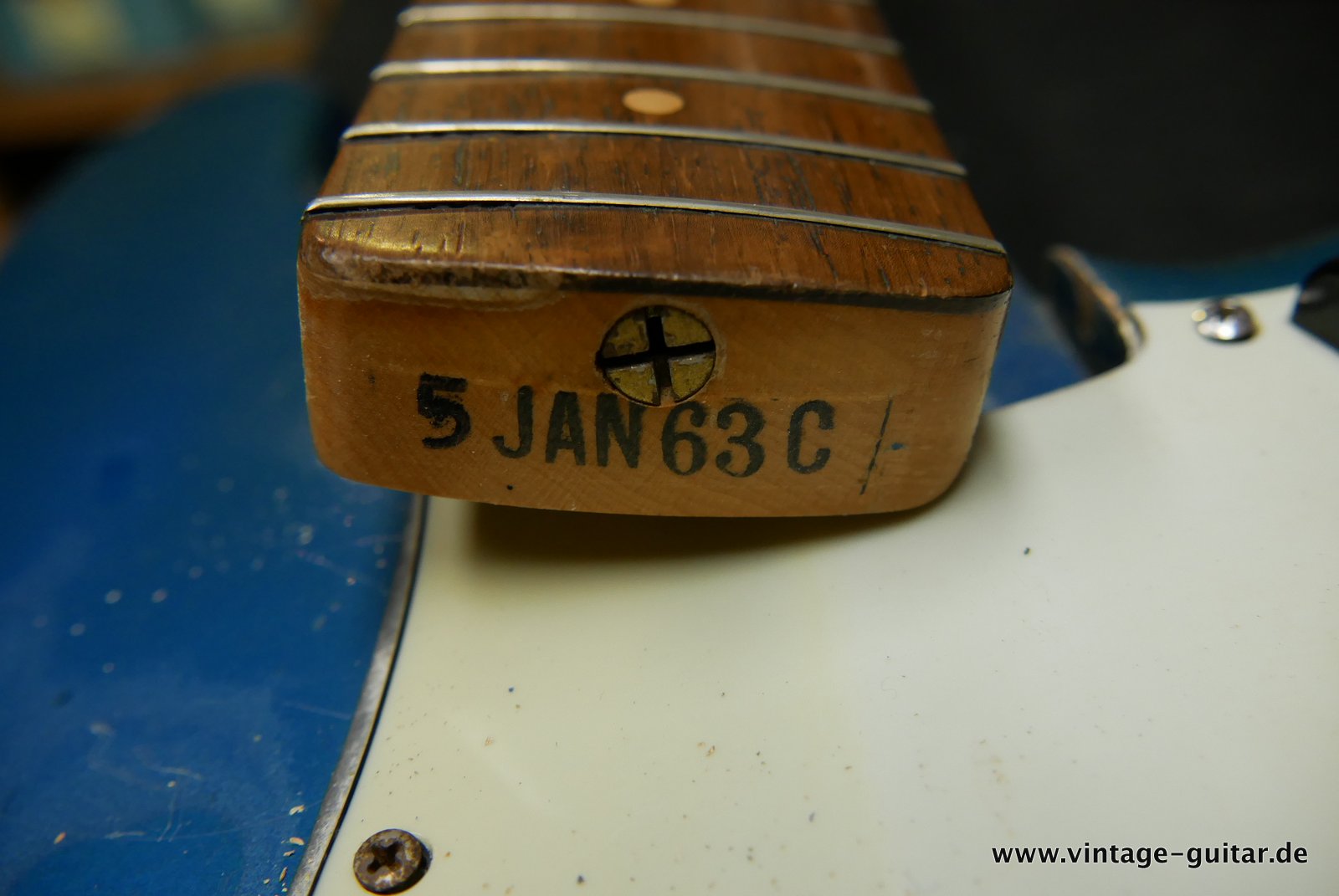 img/vintage/4612/Fender-Precision-Bass-1963-lake-placid-blue-025.JPG