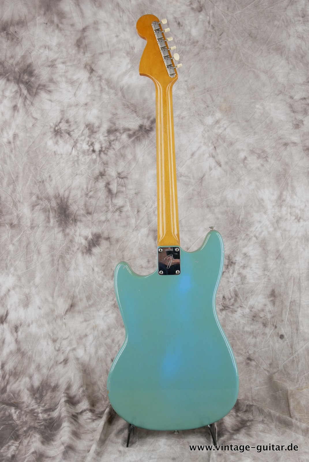 img/vintage/4619/Fender-Duo-Sonic-II-1965-sonic-blue-002.JPG