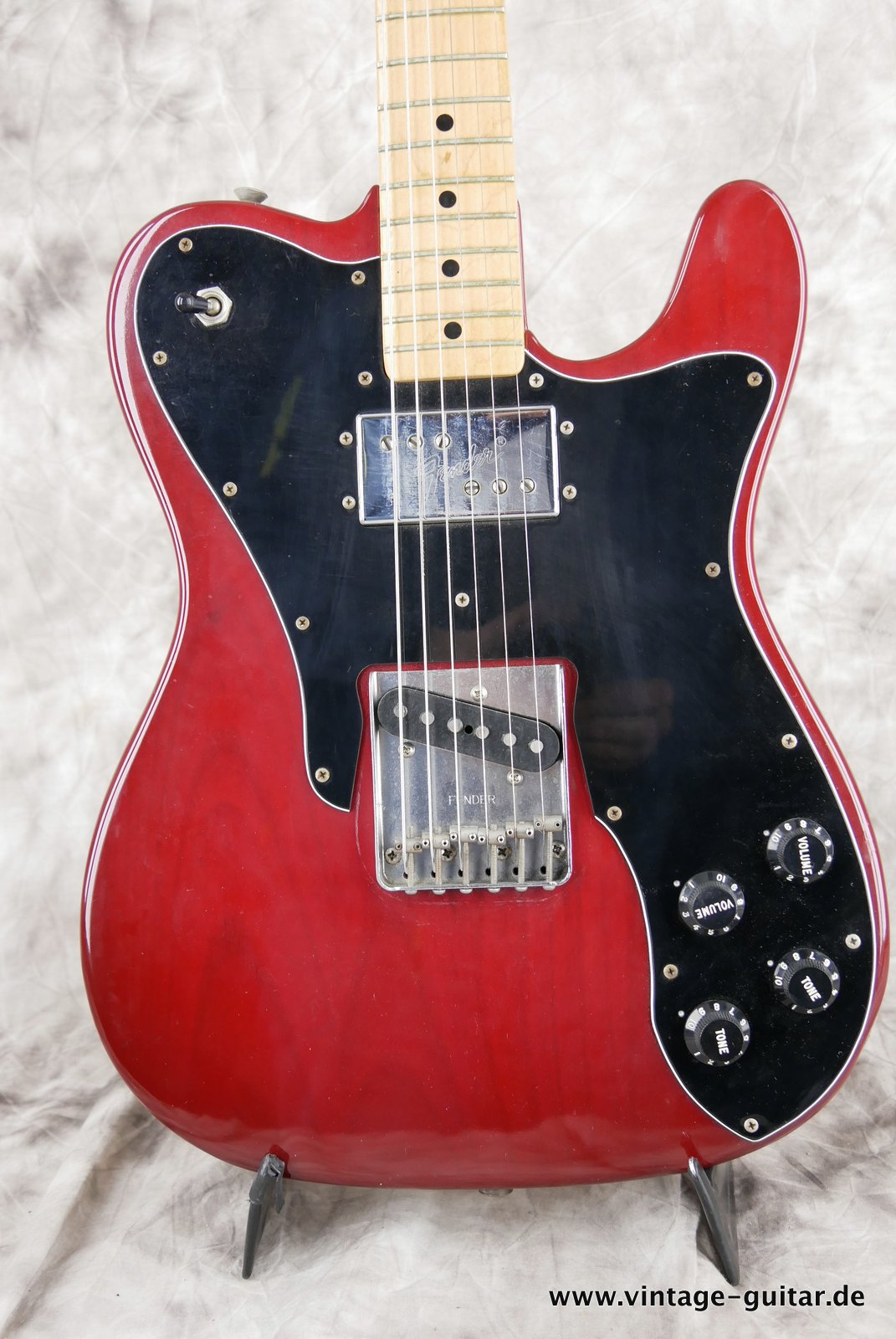 Fender-Telecaster-Custom-1980-Marocco-Red-002.JPG