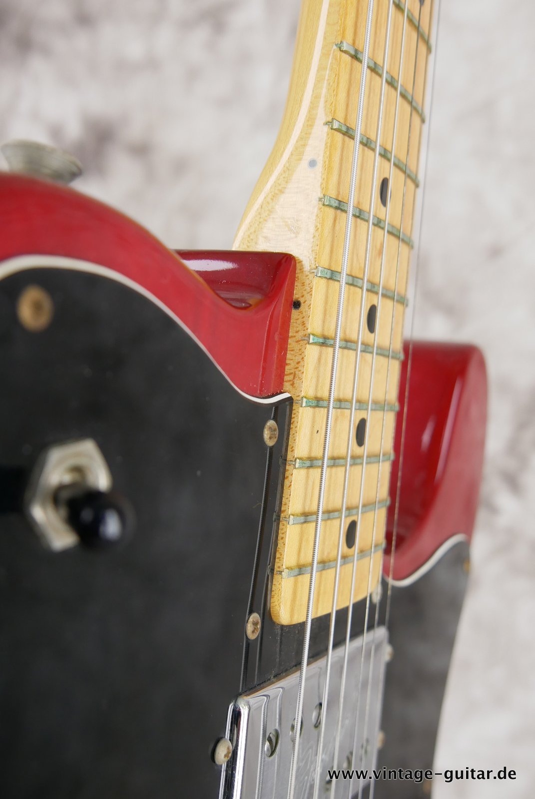 Fender-Telecaster-Custom-1980-Marocco-Red-015.JPG