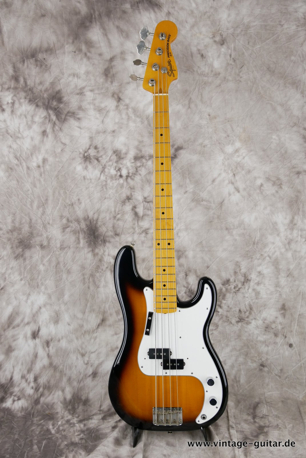 Fender-Squier-Precision-Bass-sunburst-1982-001.JPG