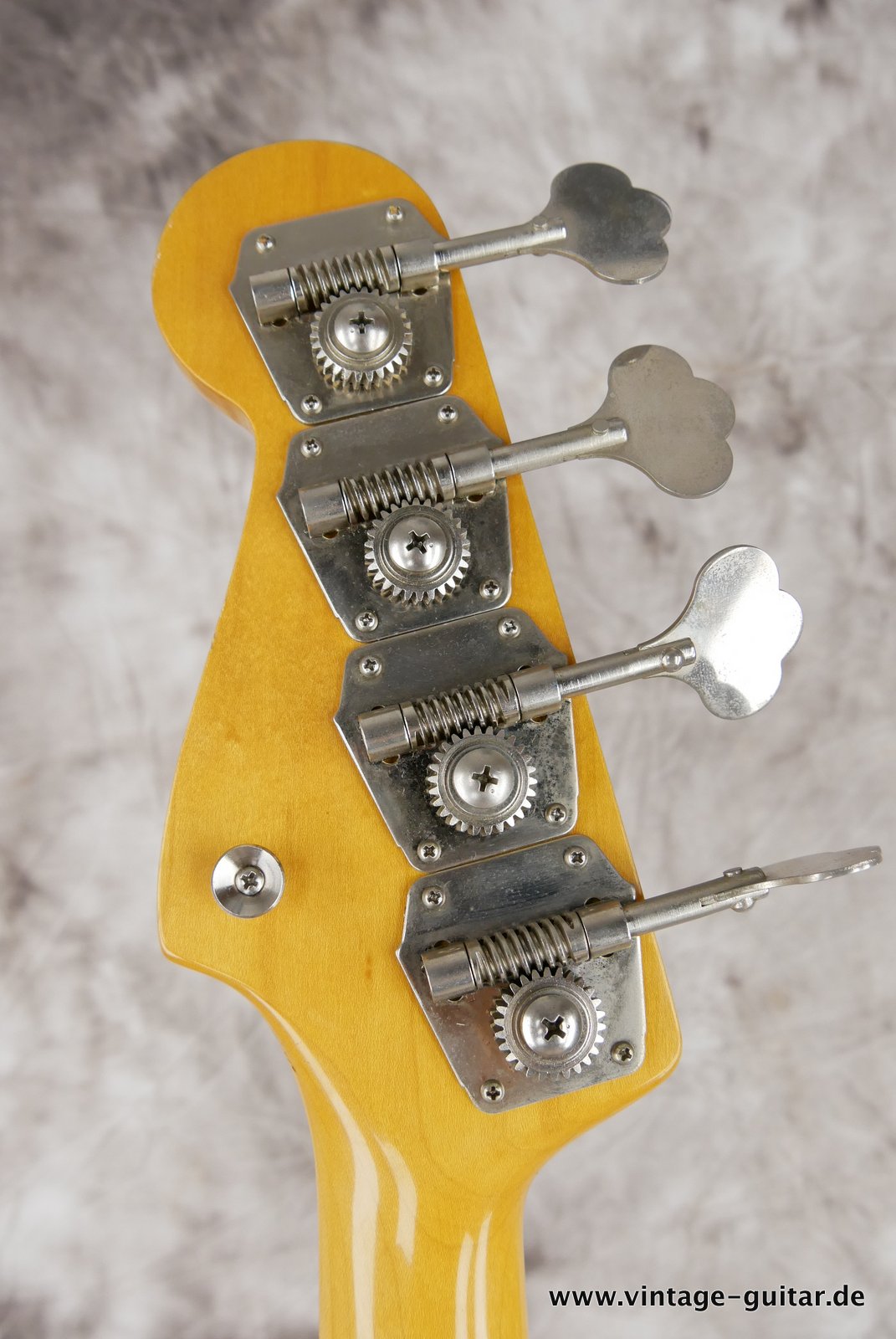 Fender-Squier-Precision-Bass-sunburst-1982-010.JPG