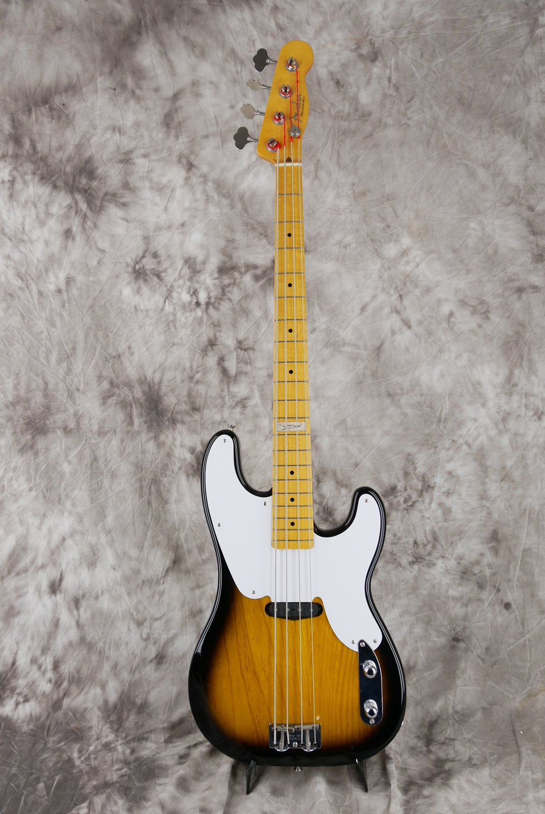 Fender-Precision-Sting-Signature-Bass-53-2000-009.jpg