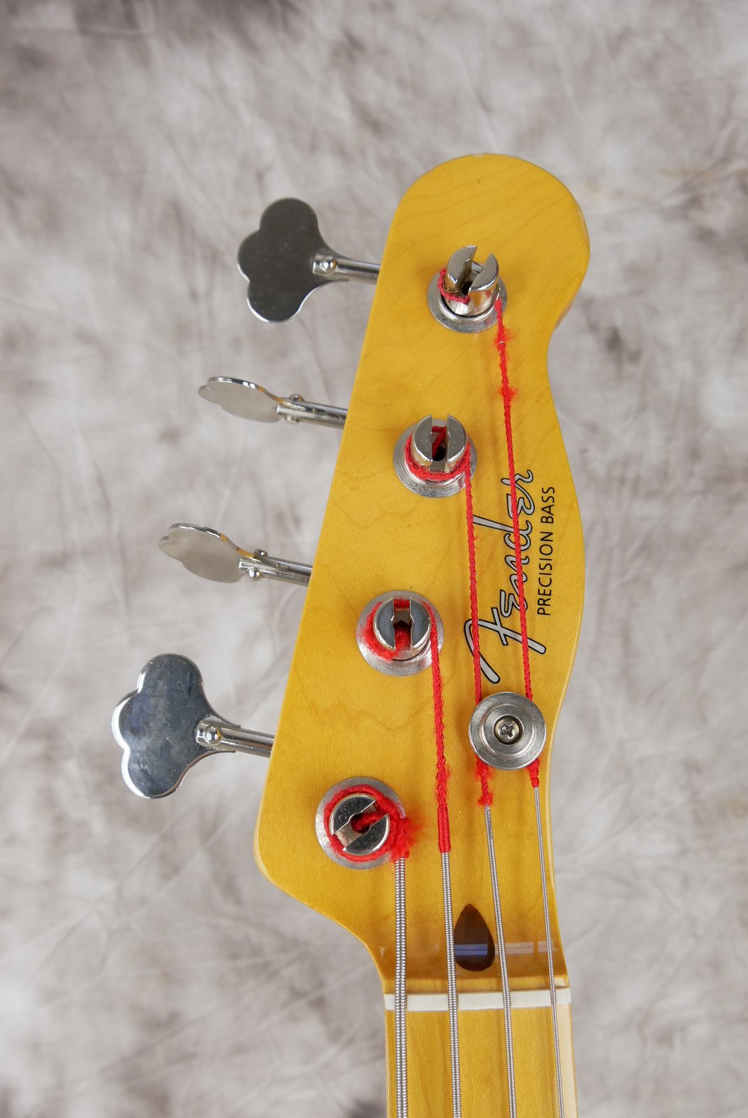 Fender-Precision-Sting-Signature-Bass-53-2000-017.jpg