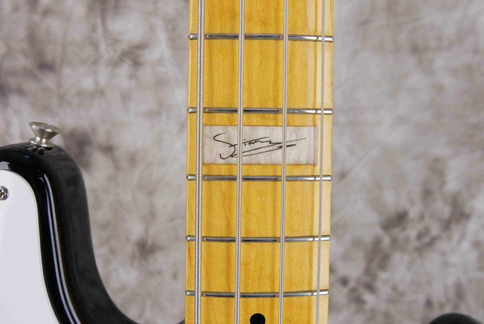 Fender-Precision-Sting-Signature-Bass-53-2000-021.jpg