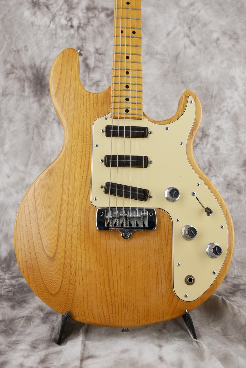 Peavey_T_26_natural_1985-003.JPG