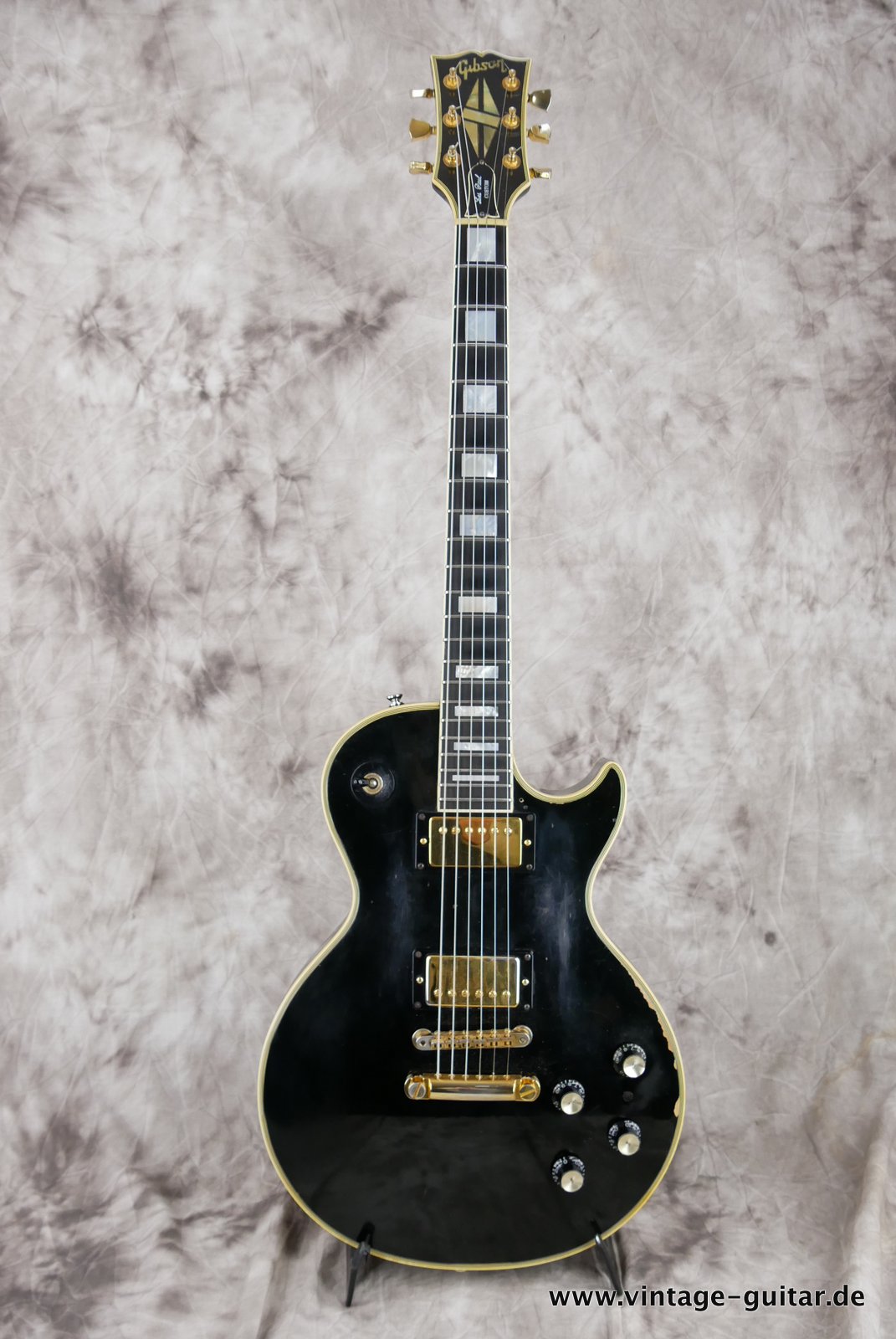 Gibson-Les-Paul-Custom-1974-black-001.JPG