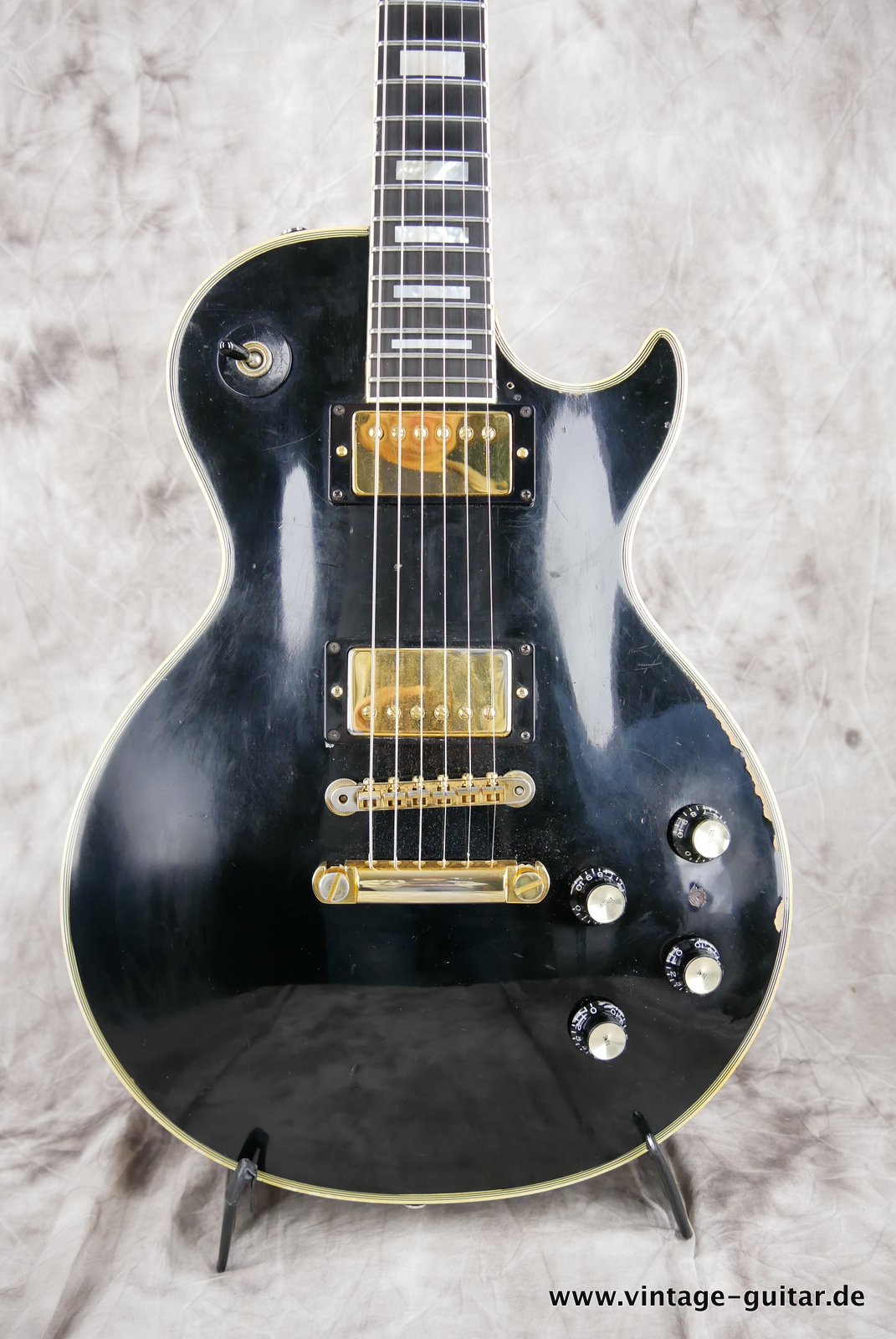 Gibson-Les-Paul-Custom-1974-black-002.JPG