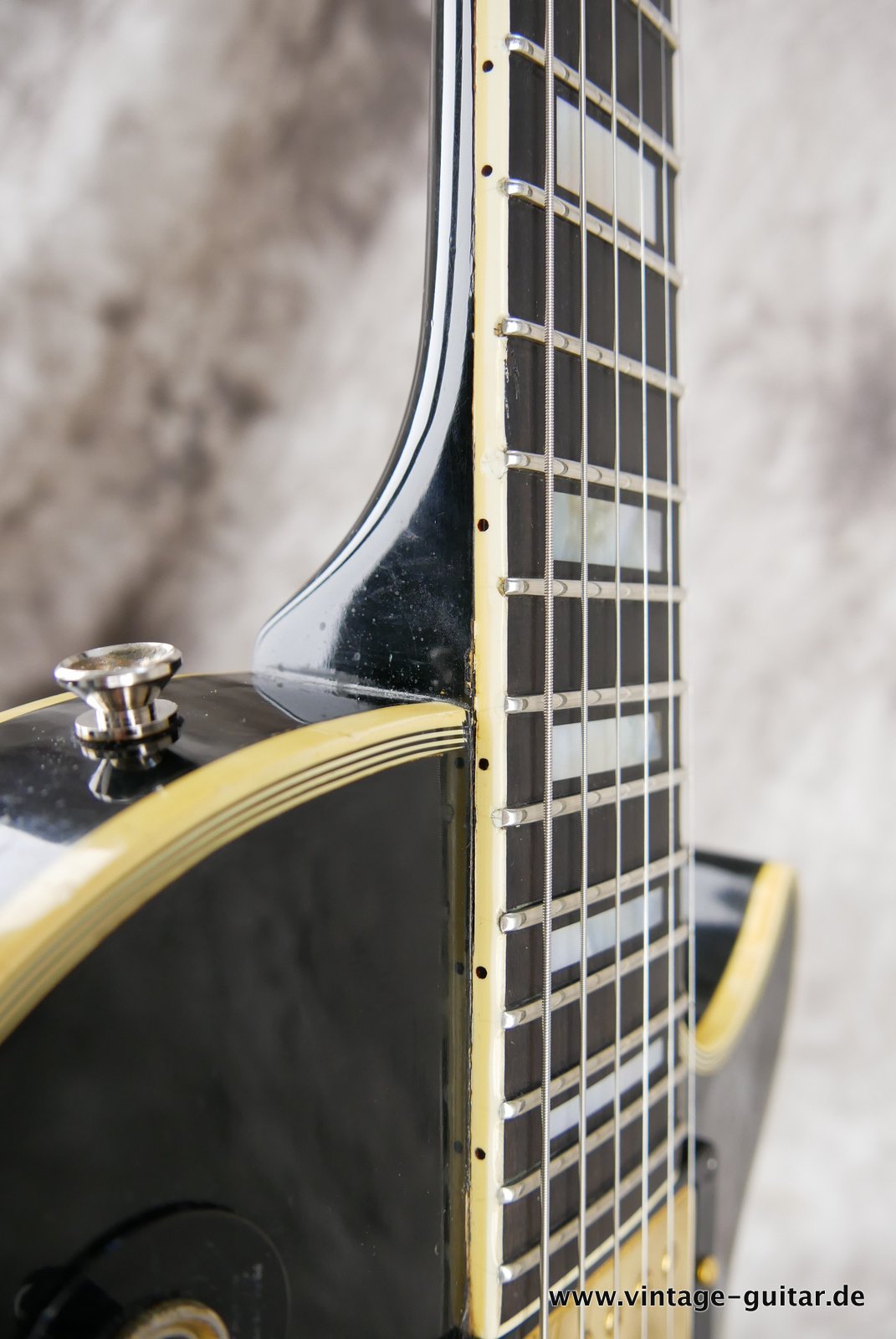 Gibson-Les-Paul-Custom-1974-black-012.JPG